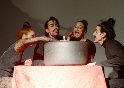 ¿Donde esta la Santa Dramaturgia?